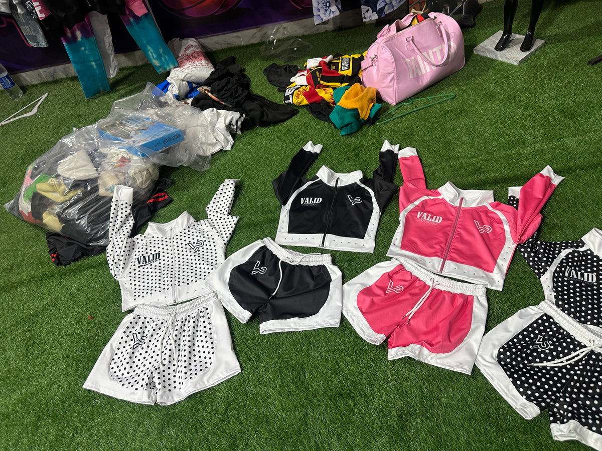Female “Valid Profit”Short Set