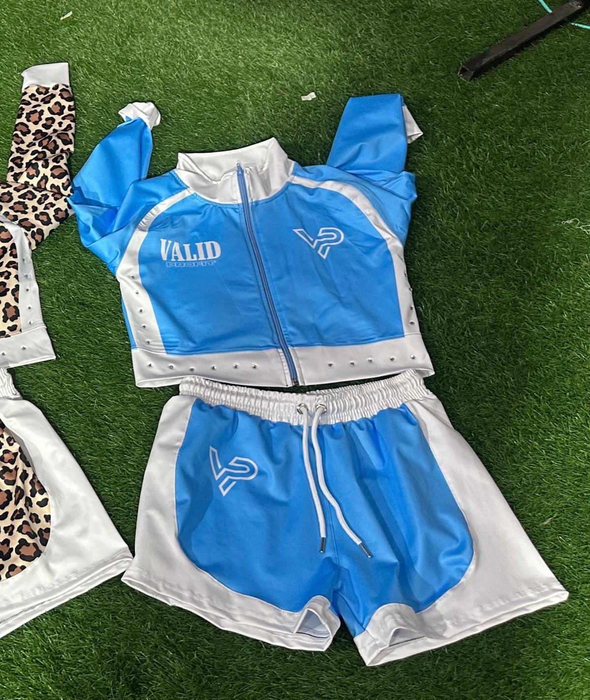 Female “Valid Profit”Short Set